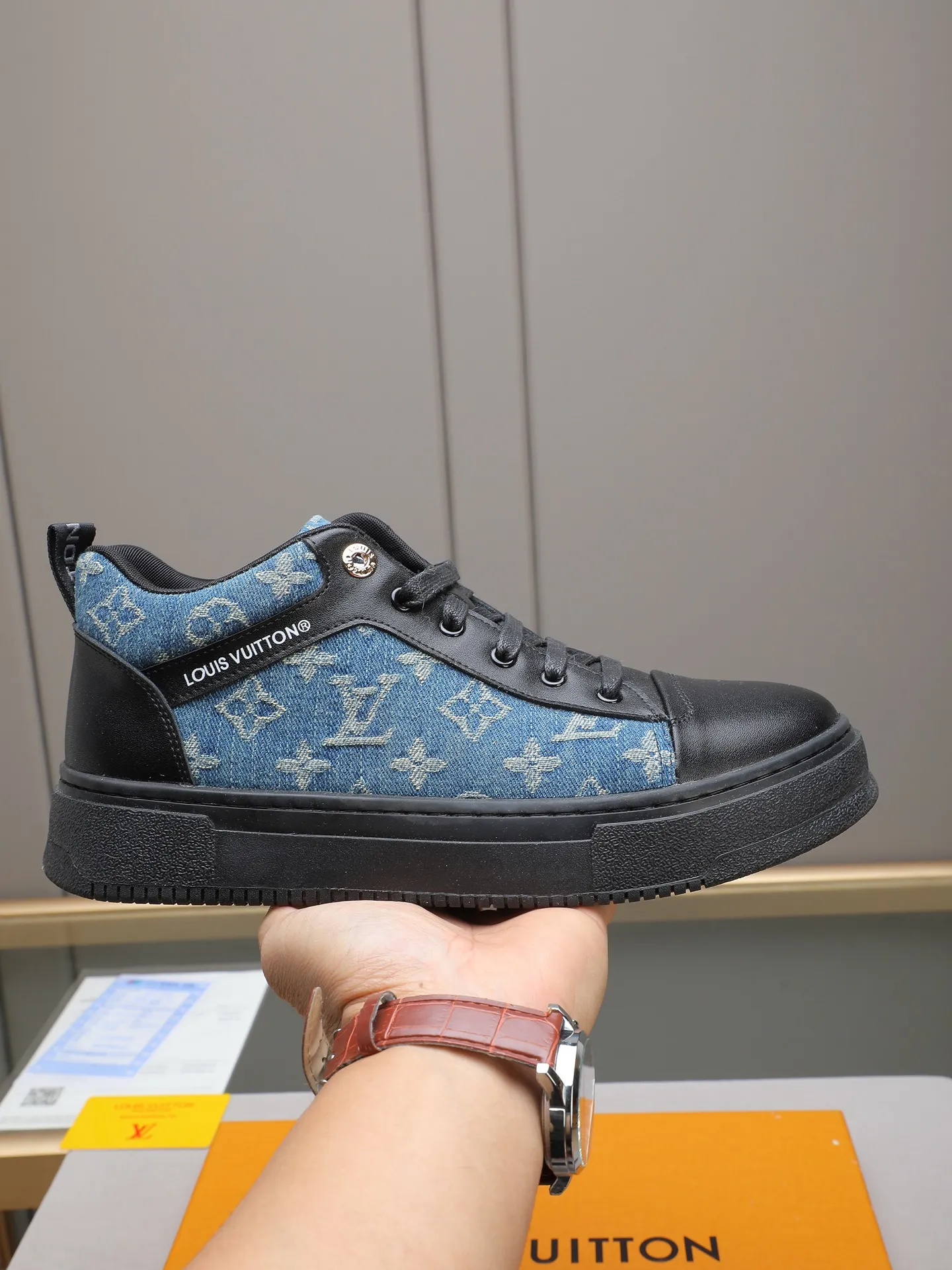 PP420 High Top Men's [LV] High top classic hot style in autumn and winter💝 👣👣Perfect last shape, beautiful design style 💋 💋This winter is no longer cold😢😢Cow leather + LV special material + non-slip and wear-resistant rubber outsole🎩A must-have for trendy men❗Number: 38-44 (45 custom-made) The real thing looks better🎬The real thing looks better👅, two colors to choose from